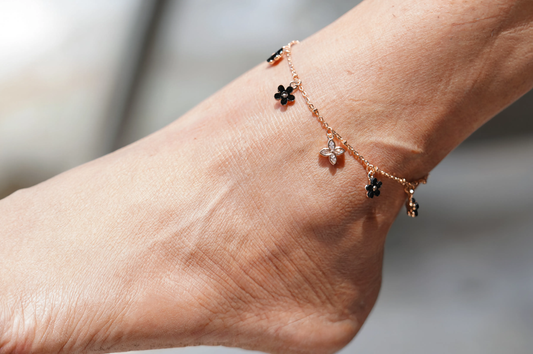 Black Flower Anklet, Gold Plated Floral Ankle Bracelet, Minimalist Dainty Jewelry, Boho Summer Anklet, Gift for Her