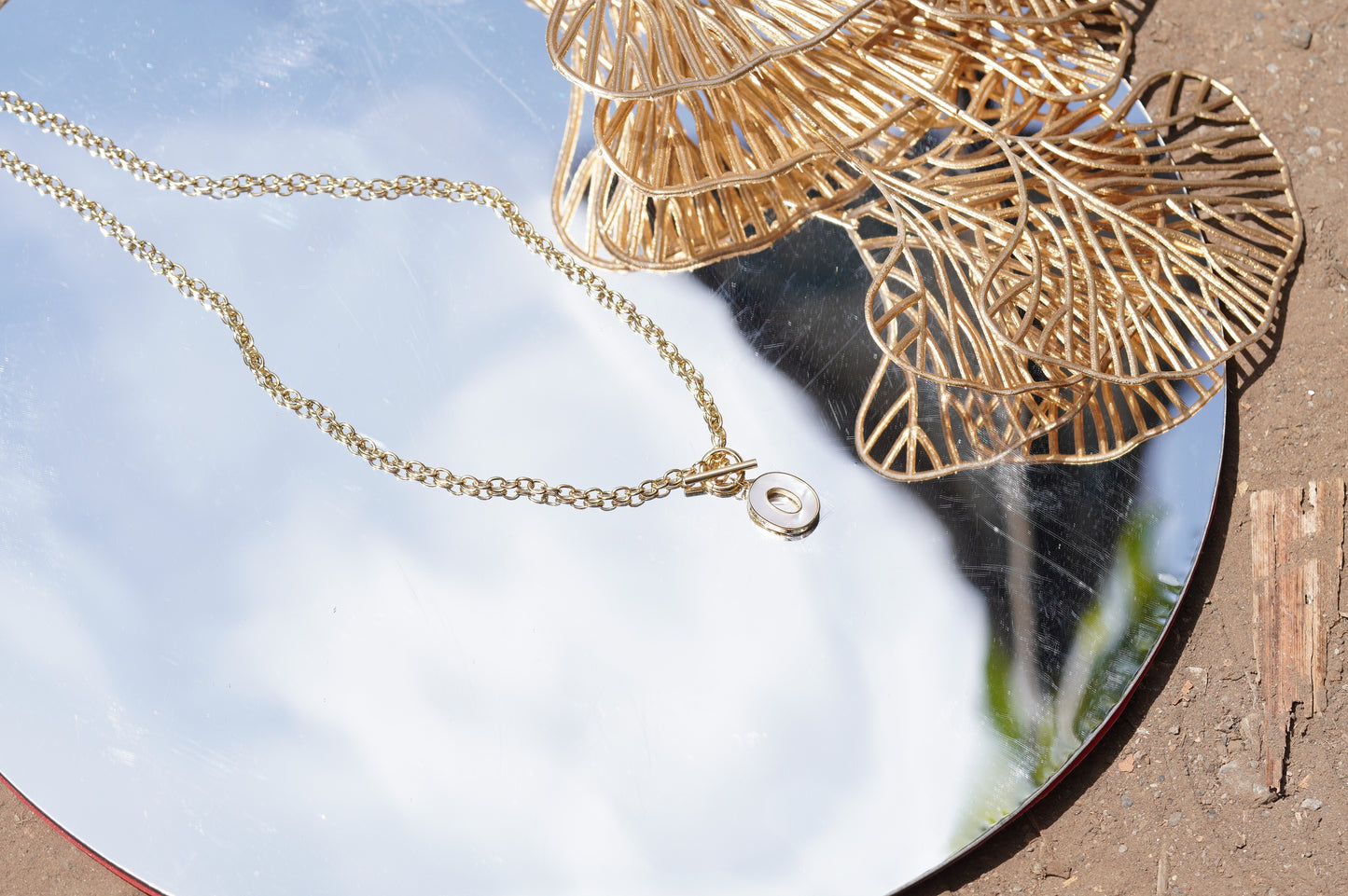 Gold Tone Initial "O" Toggle Necklace – Minimalist Alphabet Pendant Necklace for Women